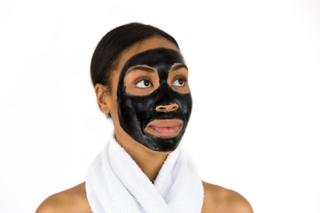 Maschera viso nera