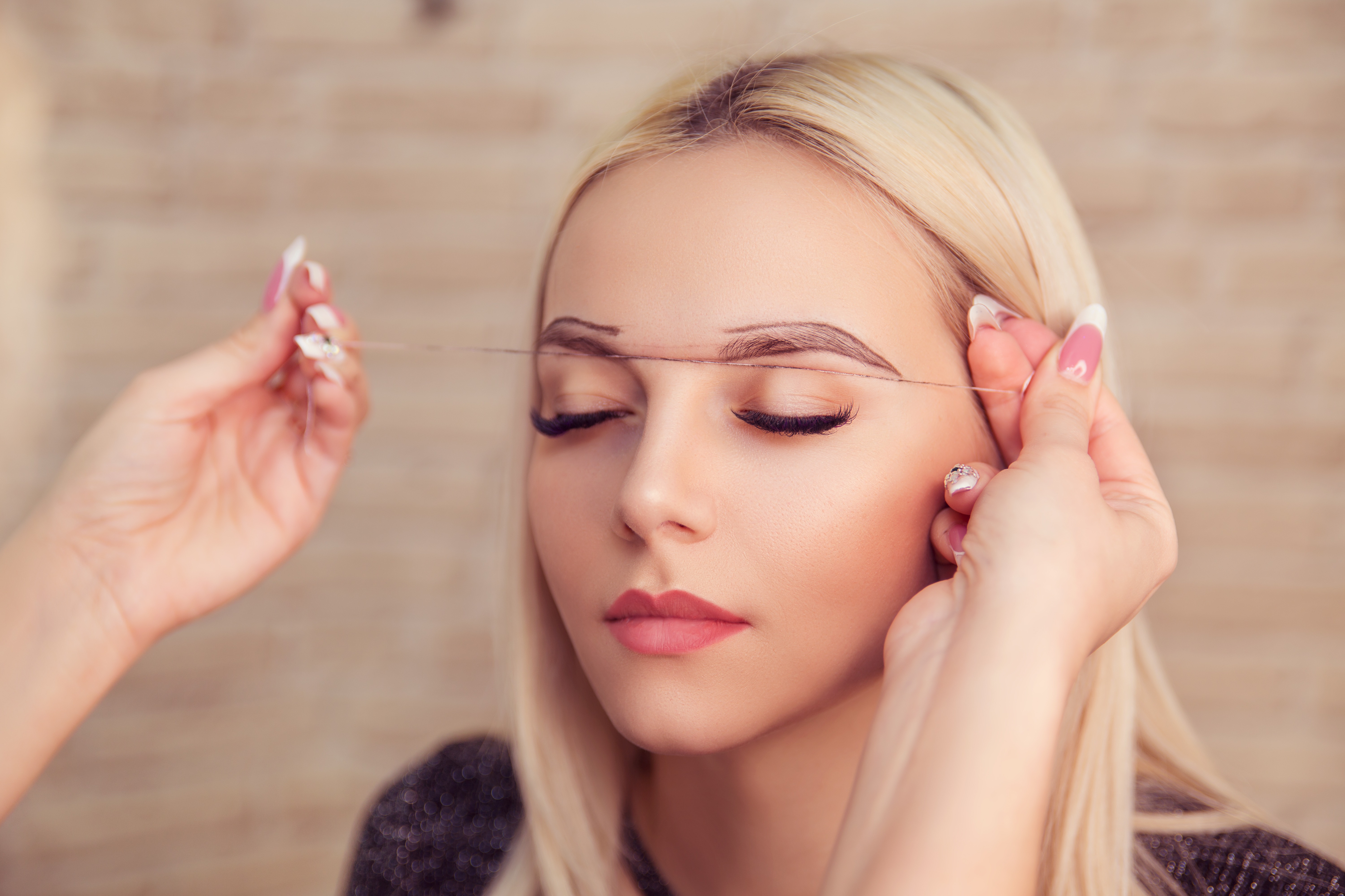 Microblading o sopracciglia tatuate? Tutto quello che c’è da sapere