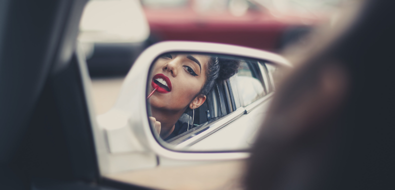 Come applicare il rossetto liquido