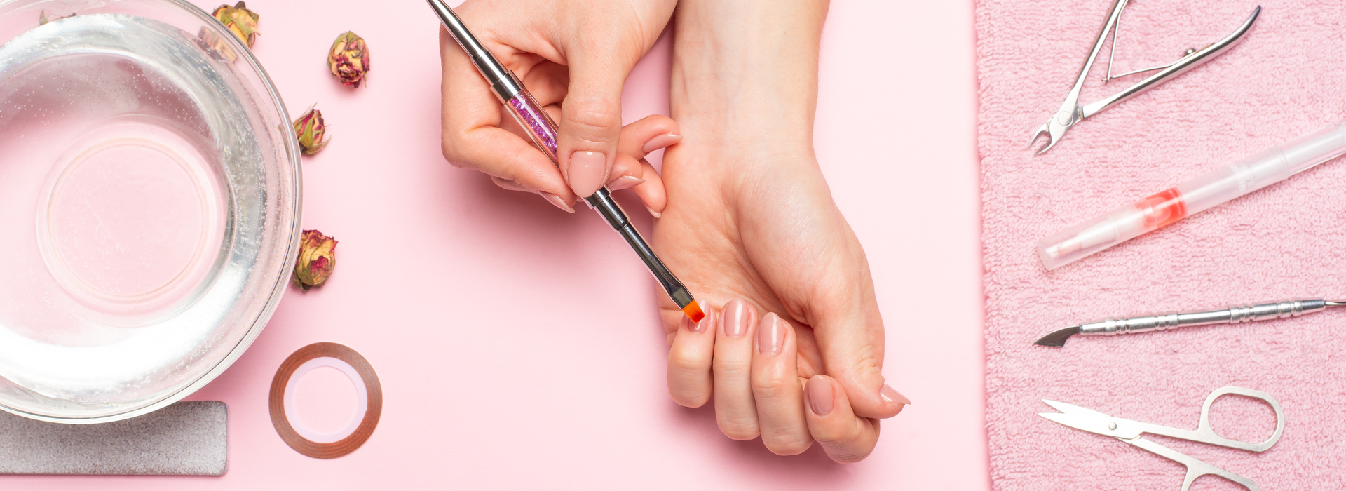 Smalto semipermanente e unghie in gel: tutto quello che c’è da sapere