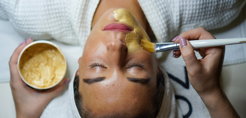 Argilla gialla maschera