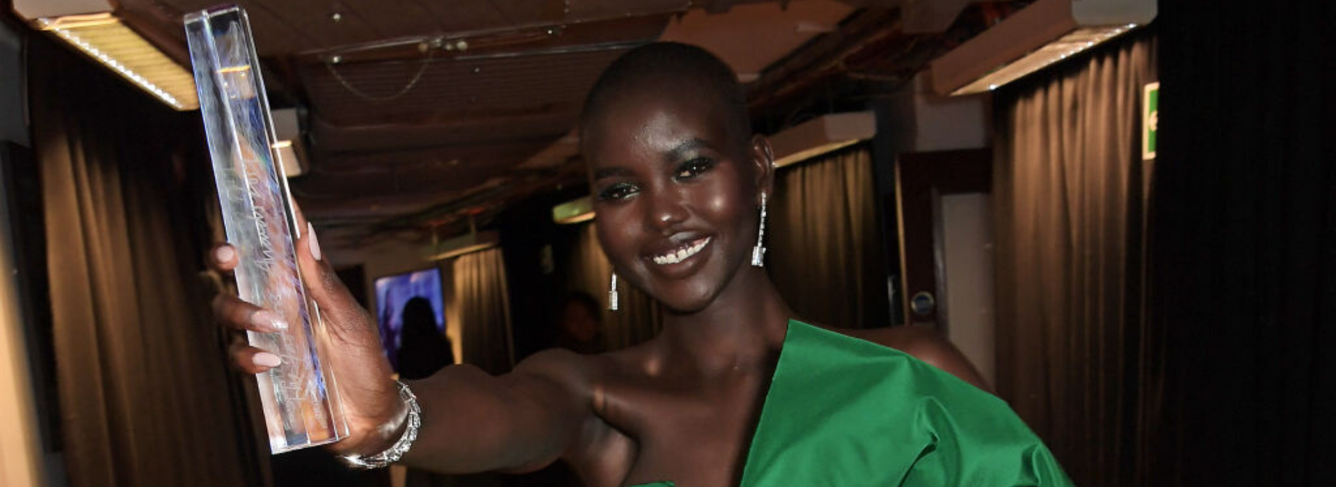 Woman Inspiration: Adut Akech dai campi profughi oggi è la modella dell’anno