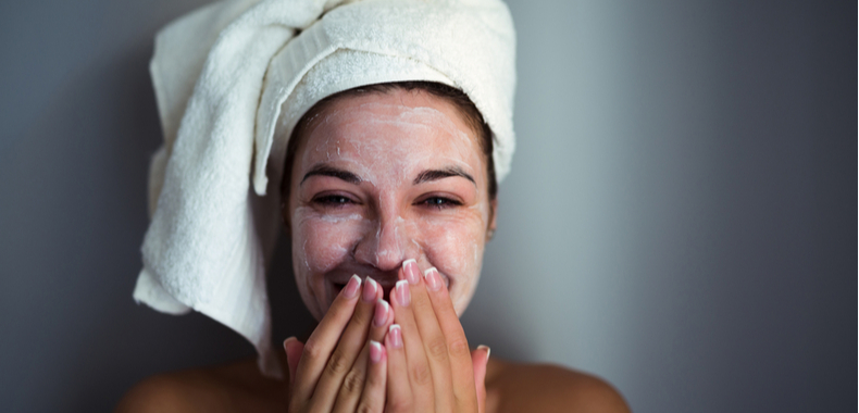 maschera viso argilla bianca