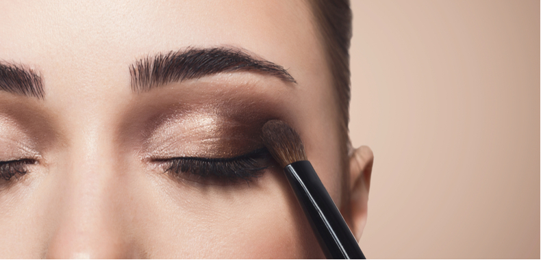 sfumare ombretto con pennello