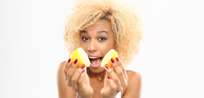 denti bianchi con limone