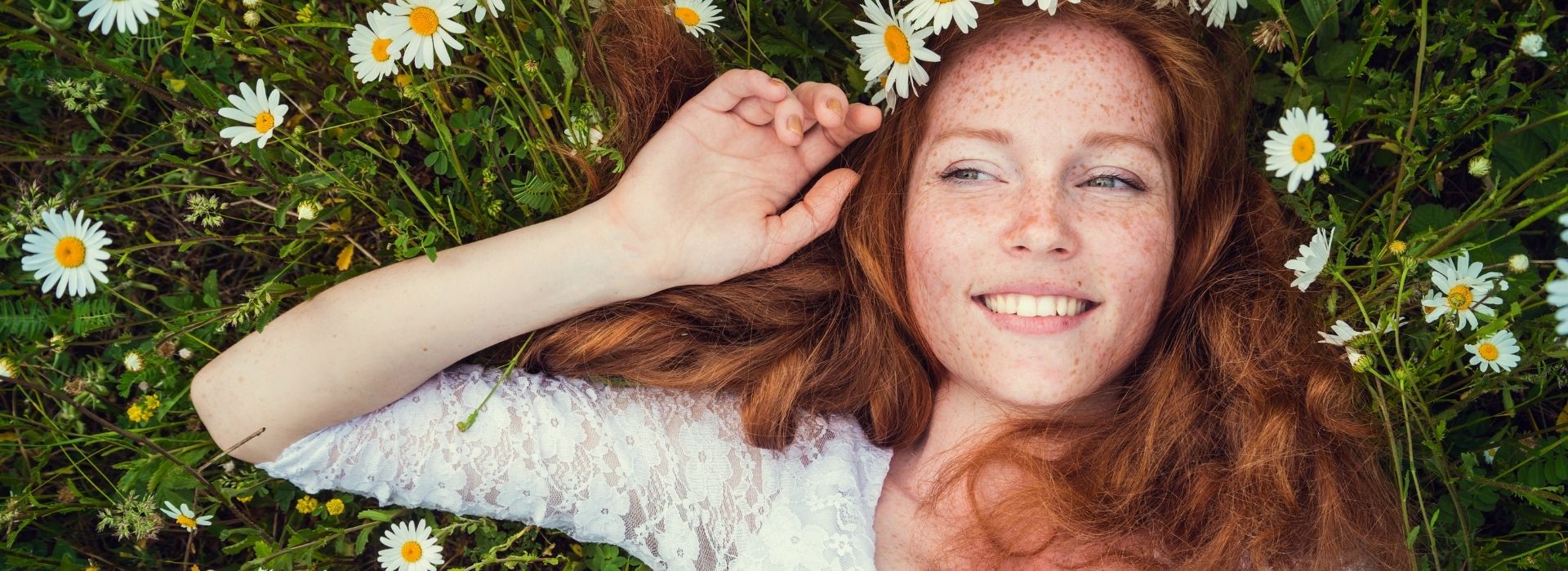 Come preparare la pelle alla primavera? Con yoga e pilates e sieri antiossidanti