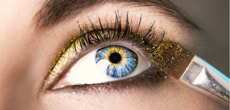 Applicazione glitter occhi
