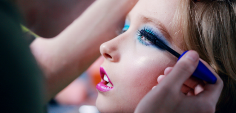 mascara blu glamour